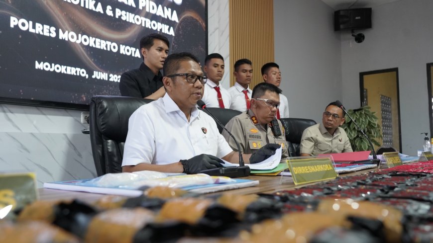 Polisi Berhasil Menghentikan Peredaran Cartridge Vape Mengandung Etomidate