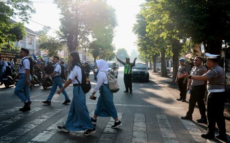 Polda Jatim dan Insan Pers Gelar Donor Darah, Wujud Sinergi Kemanusiaan di Hari Jadi ke-75 Humas Polri